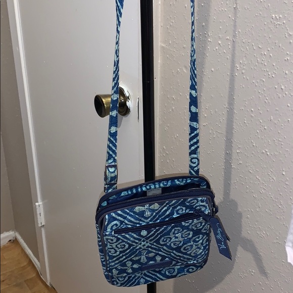 Vera Bradley Women’s Across Shoulder Tote Bag - Picture 4 of 5